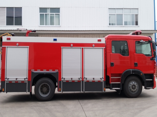 JDF5174GXFSG80/Z6型水罐消防車