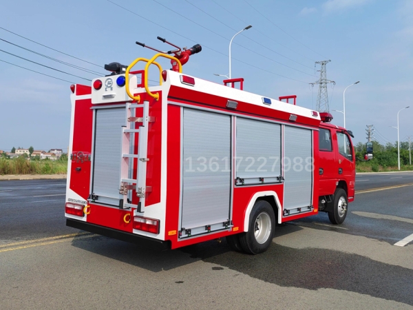 東風小多利卡泡沫消防車