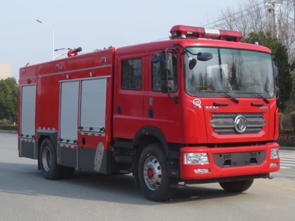 8.2噸東風D9水罐消防車