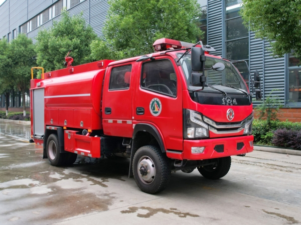 東風四驅水罐消防車