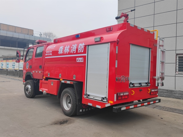 東風四驅水罐消防車